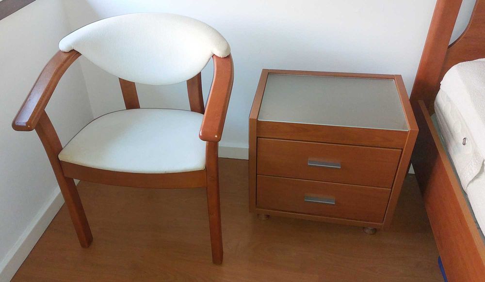 Quarto moderno de casal completo (sem roupeiro)