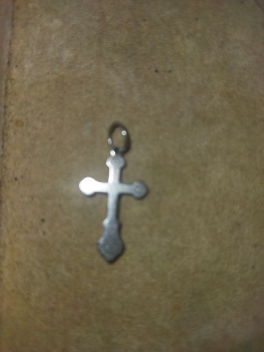 Продам старинную икону, большой серебряній крест, крестик, ладанку.