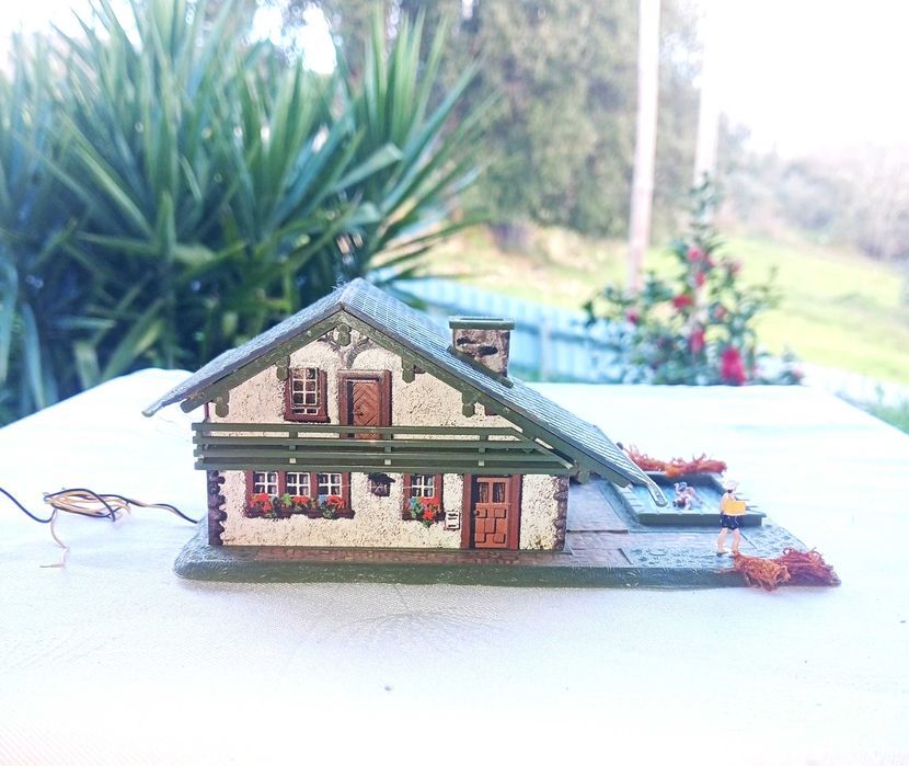 FALLER 1561, Vivenda com piscina com ILUMINAÇÃO