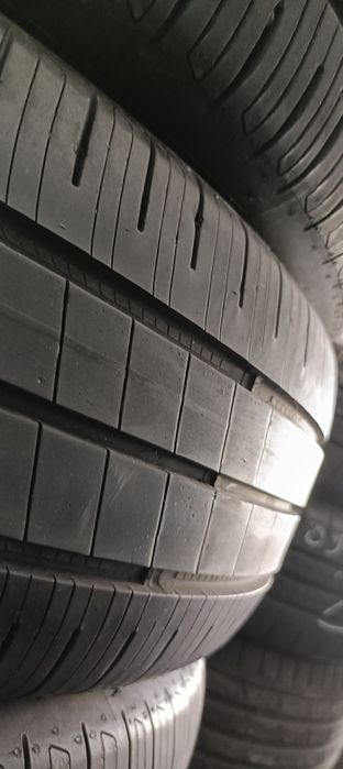 Pneus 275/40/20 A PARTIR