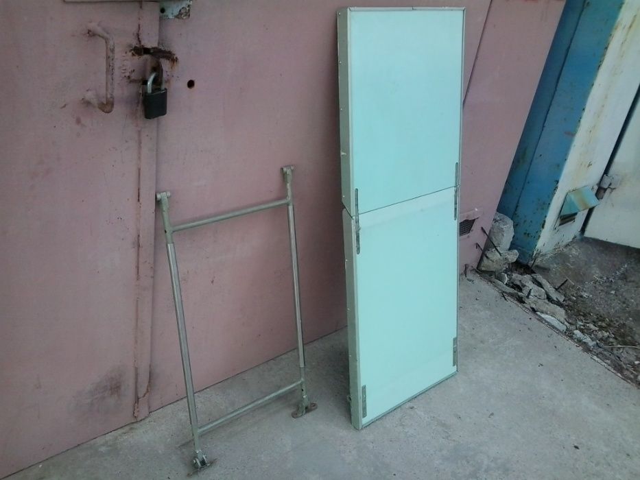 Столик розкладной .