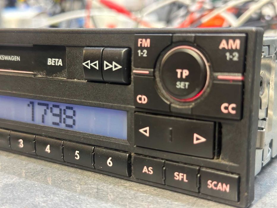Fabryczne Radio VW Beta Passat Golf Transporter Caravele Lupo Fox