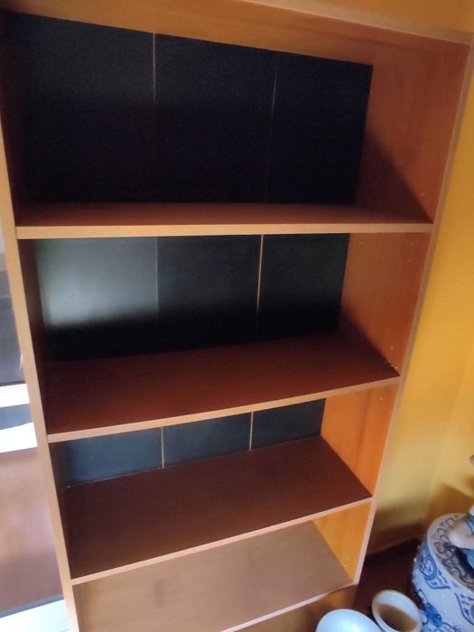 Estante madeira castanha