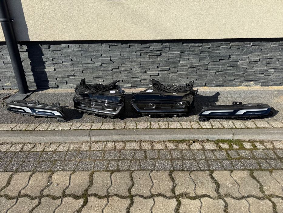 Komplet lamp z modułami BMW G70