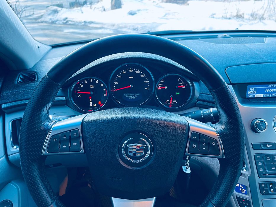 CADILLAC CTS отличное состояние