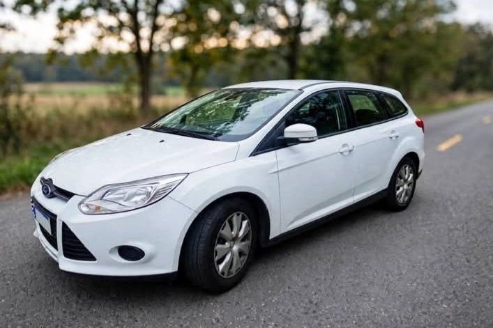 Ford focus sw 1.6 tdci ecoténic — photo 3