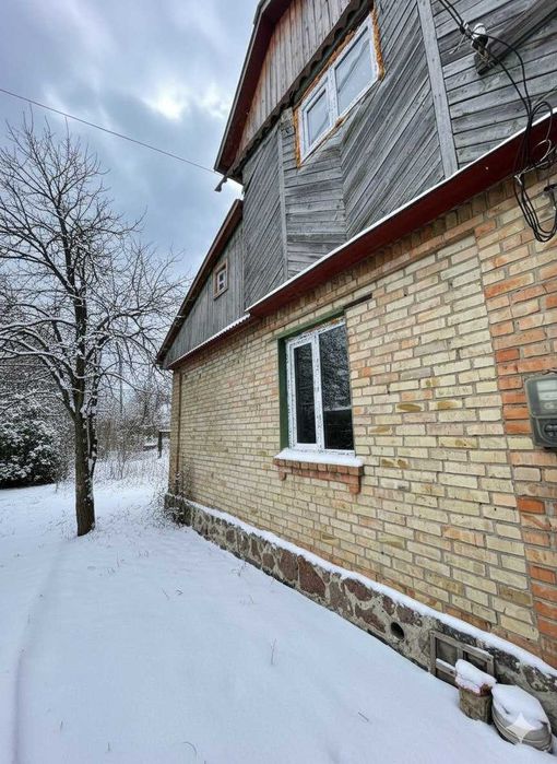 Будинок в м. Буча, вул. Набережна, біля озера.