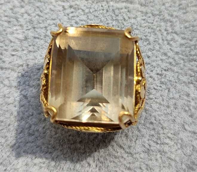 Sygnet pierścień damski z kwarcem dymnym złoto 750