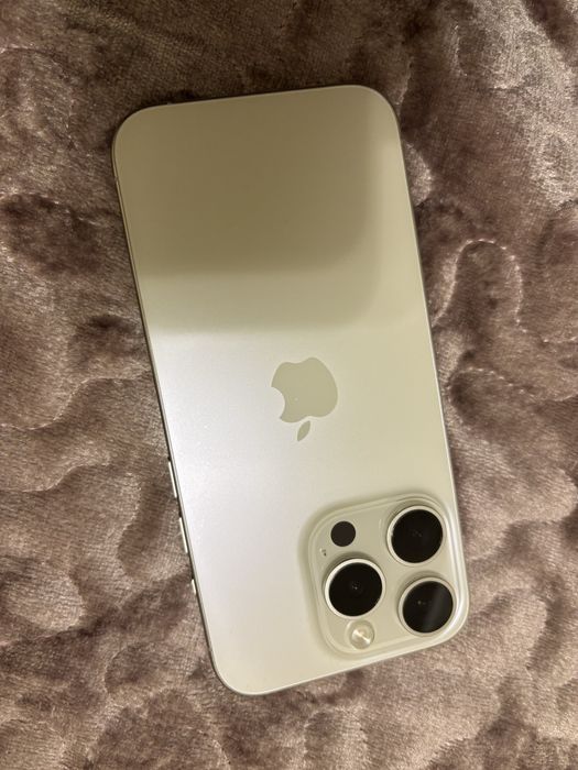 iPhone 15 pro 256 память 89% батарея