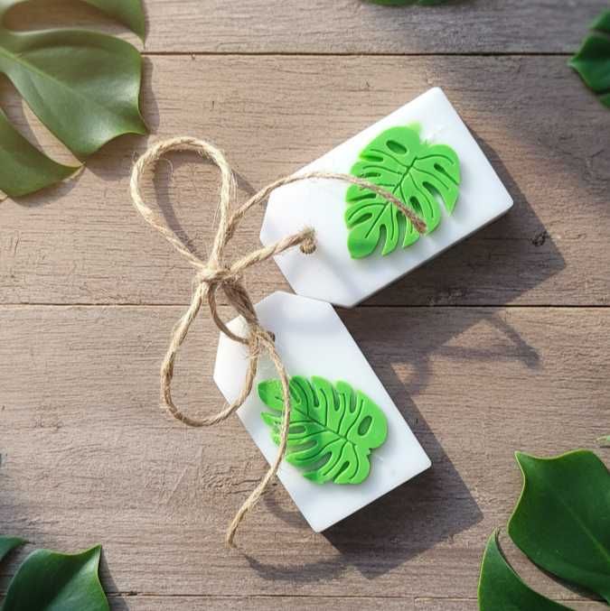 Zestaw dwóch mydeł z motywem liścia