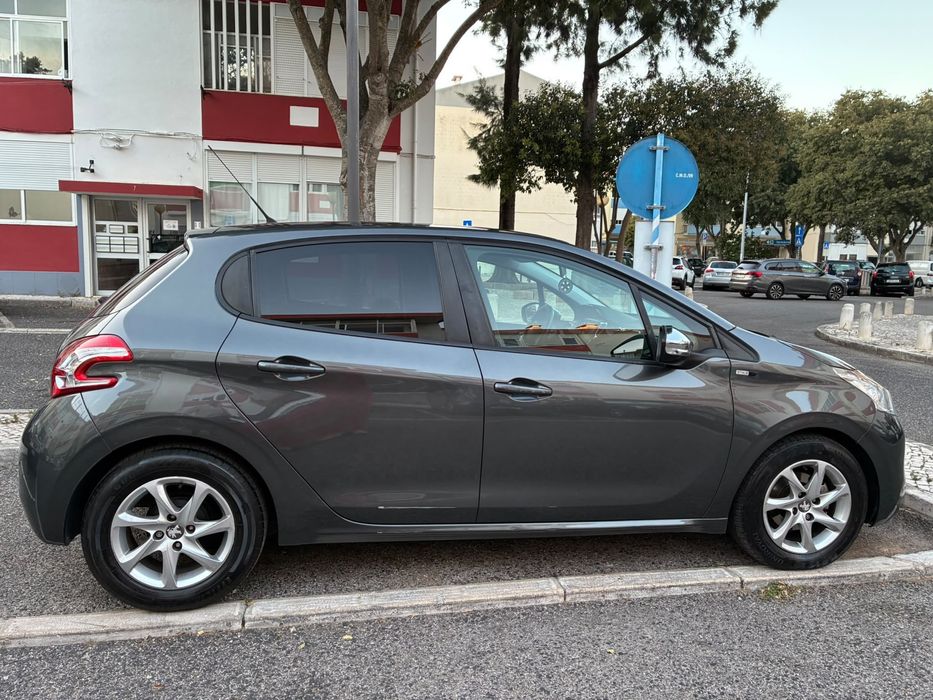 208 1.2 PureTech Active de 2014 — photo 2