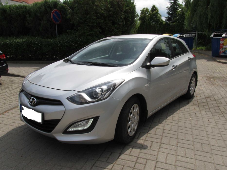 Sprzedam HYUNDAI i30 rocznik 2014 benzyna