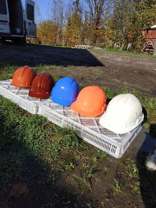 Продам каску будівельну Каска строительная