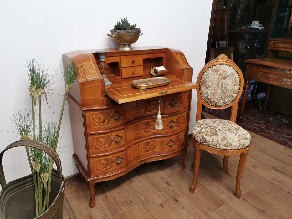 Stylowy intarsjowany sekretarzyk  666/2025