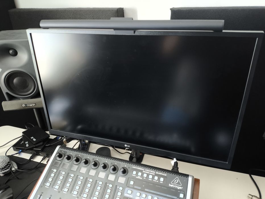 Monitor 4K LG UL500-W com Suporte