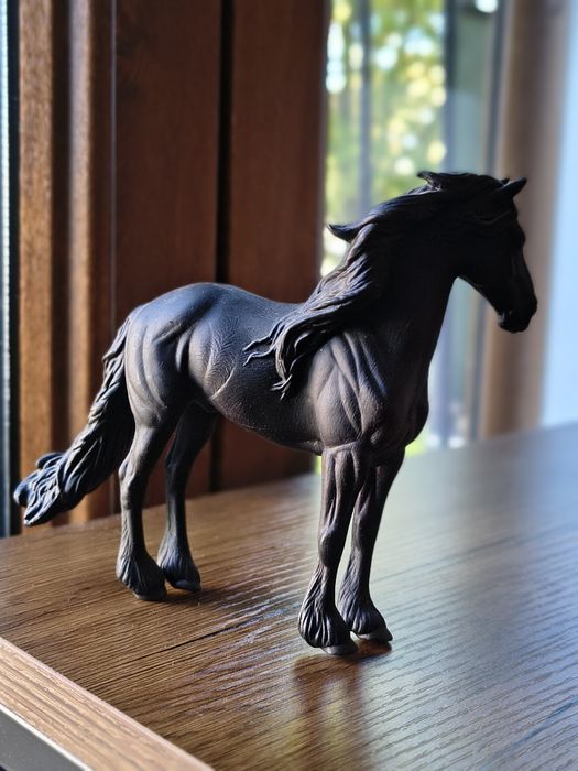 Schleich trzy konie fryzyjskie