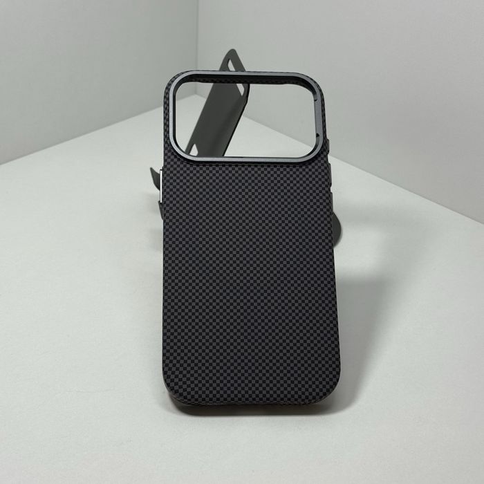 Чохол iphone 17 pro карбоновий. Карбоновый Чехол айфон 17 про