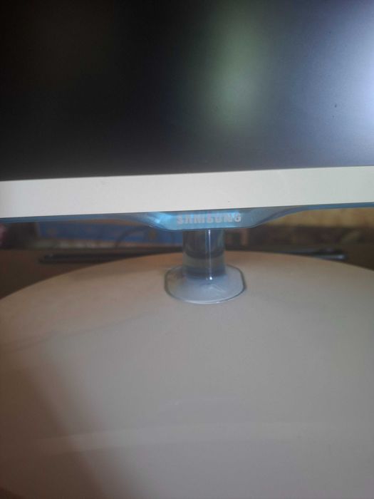 Монитор 24" Samsung S24D391HL (PLS / Full HD / HDMI) — в идеале