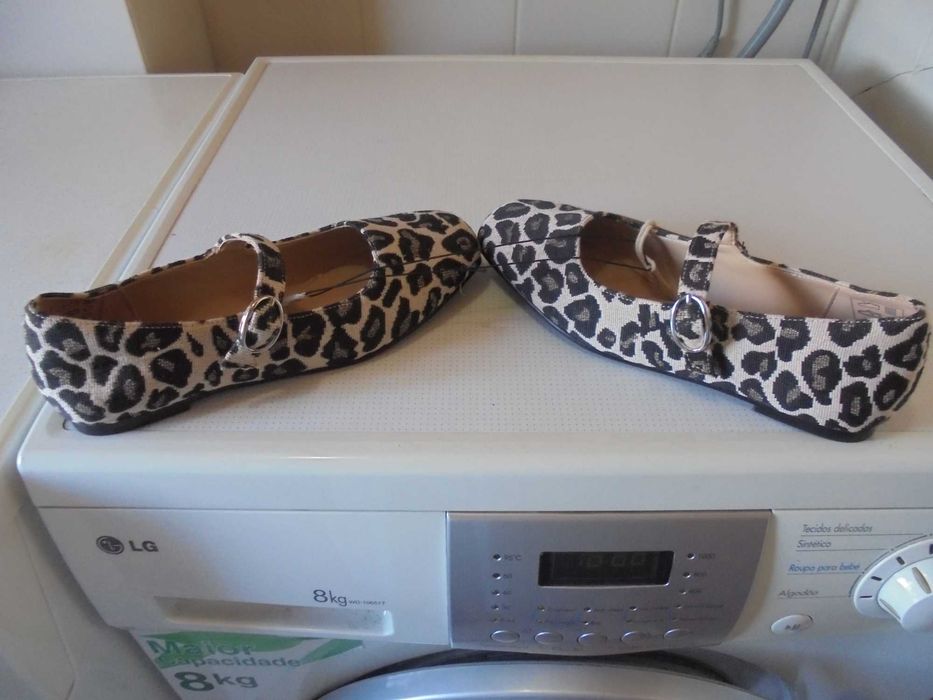 sapatos de mulher novos com etiqueta lindos