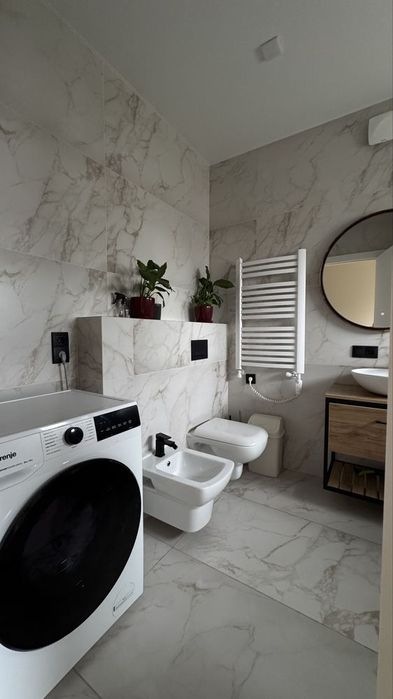 Сучасний таунхаус з ремонтом та меблями і великою ділянкою Крихівці