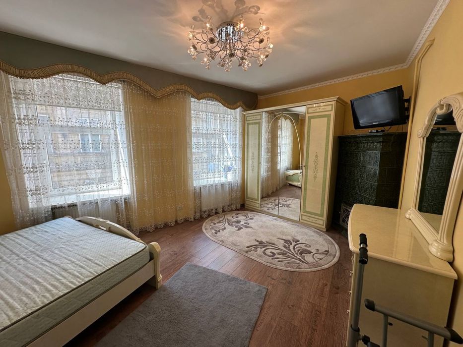 Продаж 2 кімнатної квартири на вул. Лисенка (ближній центр)