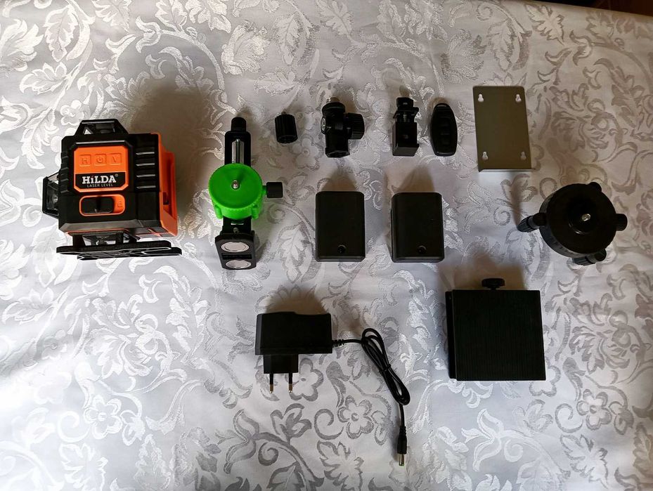Poziomica laserowa HILDA 4D 16 linii 360 + 2x akumulator, walizka