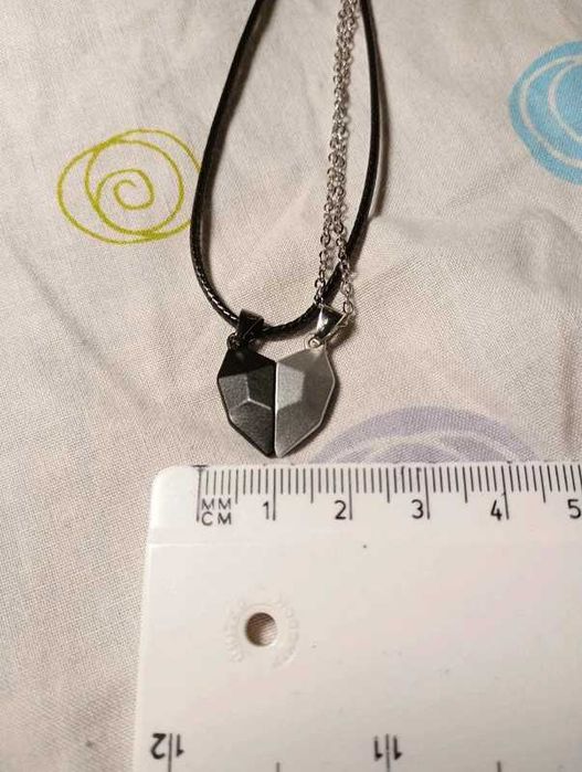 Colar corações com ímanes