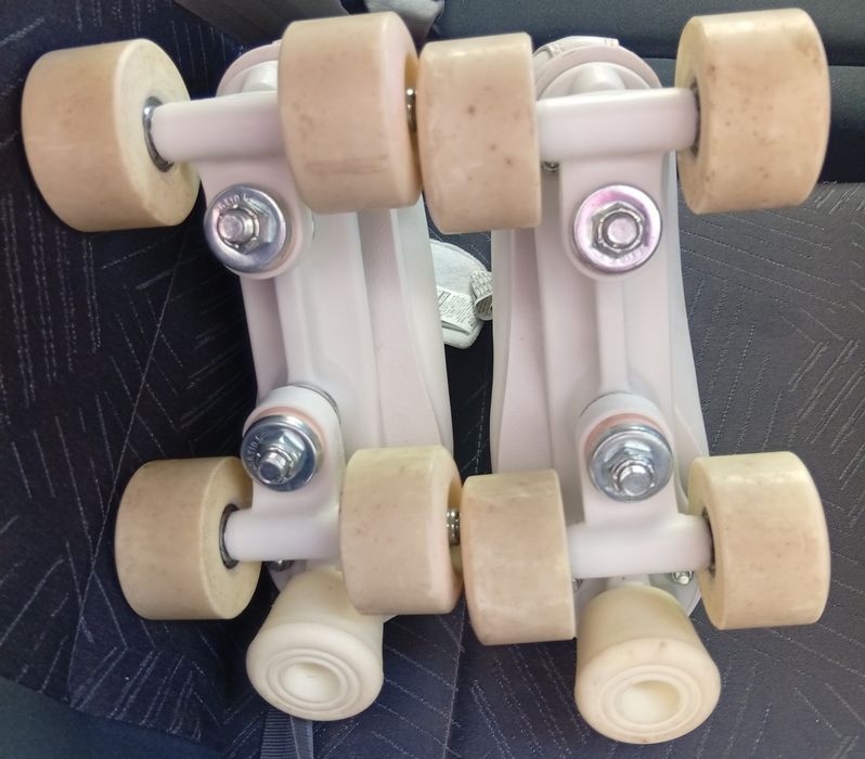 Par de patins de patinagem artística