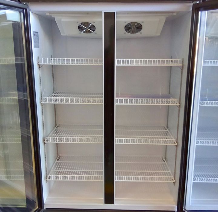 Armários de Exposição Refrigerados. Restauração