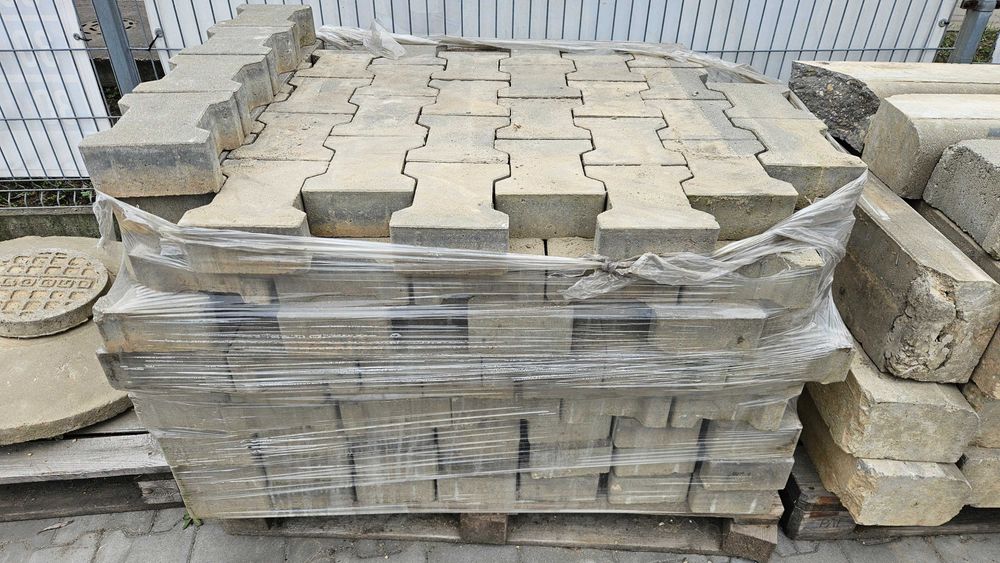 Kostka behaton szary 8cm-używana.