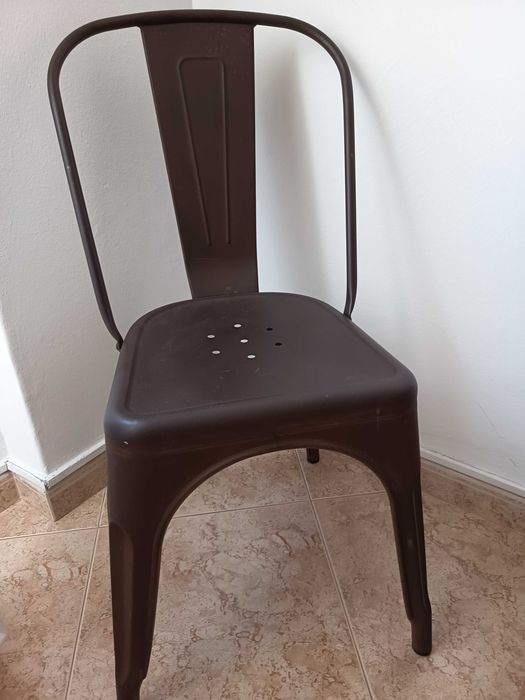 Cadeiras estilo Tolix Vintage – Leroy Merlin