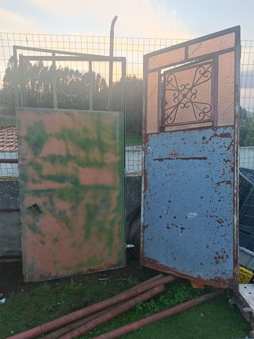 2 Portas c/fechadura