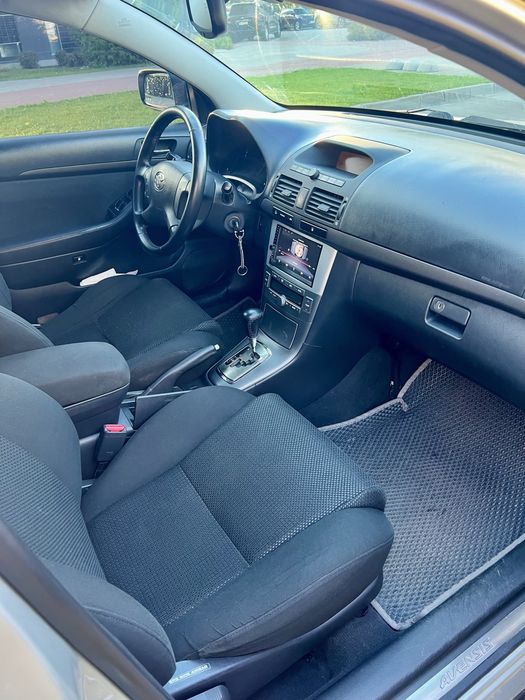 Toyota Avensis, 1.8 газ/бенз, автомат