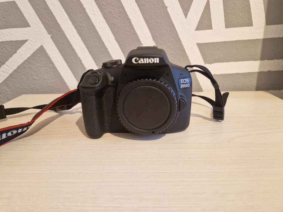 Vendo Canon EOS 2000D