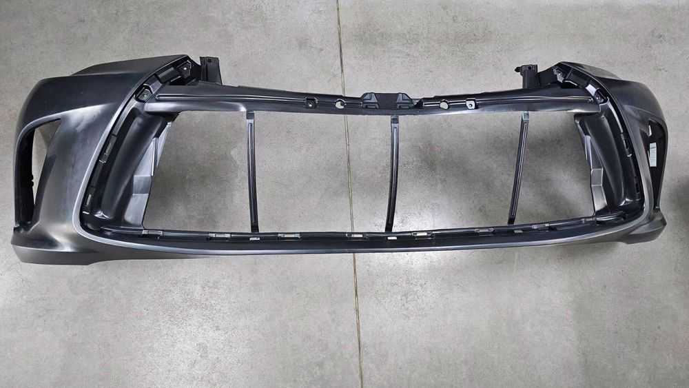 Решетка в бампер   Toyota Camry Тойота Камри 55 14-17 (XV50) USA