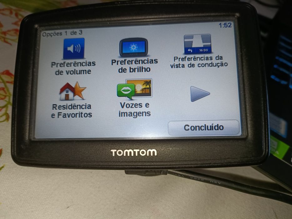 GPS TomTom com carregador