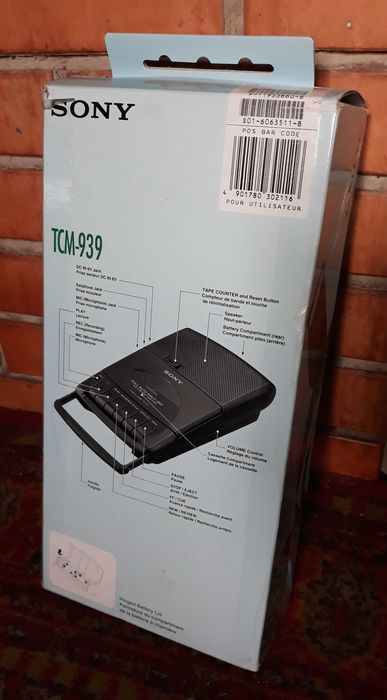 новый кробочный SONY TCM-939 кассетный магнитофонон с Германии