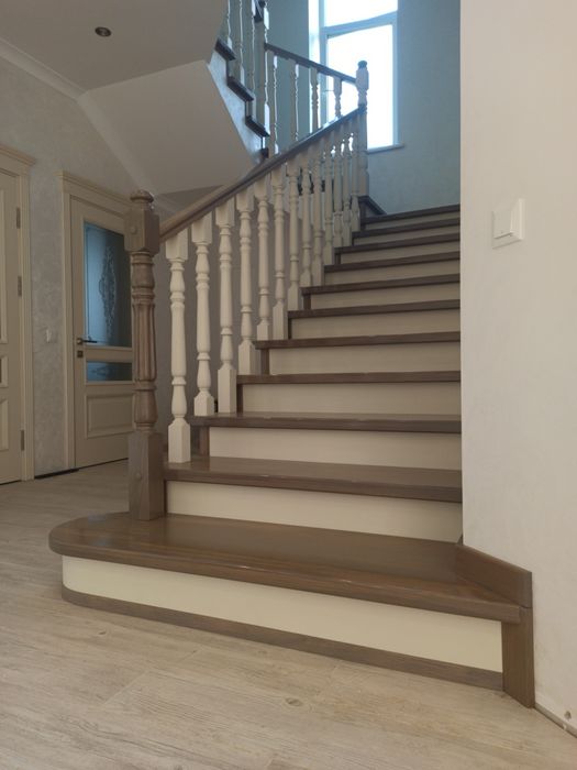 Сходи дерев'яні.