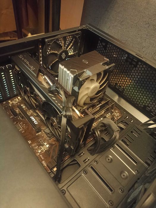 Zestaw PC z monitorem - I5-8600K / RX 5600 XT / 16 GB RAM / SSD NVMe 500GB + 1TB HDD / MSI Z370