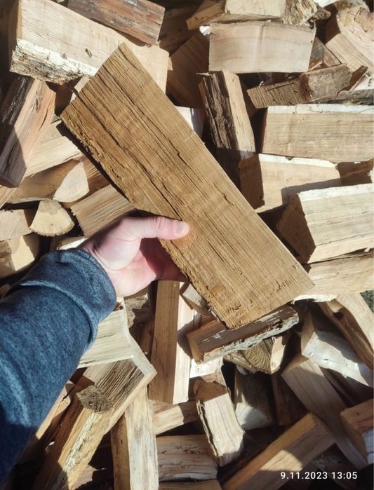 Дрова дубові колоті