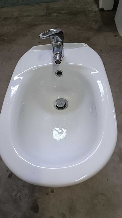 Móveis e sanitários indusa