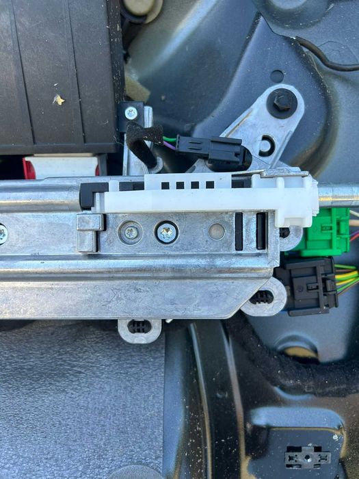 Mechanizm silniczek otwierania klapy elektrycznej Citroen C5 III X7