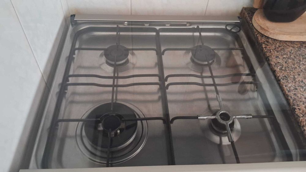 Fogão Meireles 60x60  4 bicos + forno a gás Modelo M601