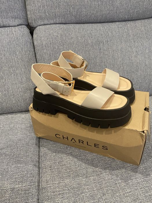 Nowe skórzane sandały damskie