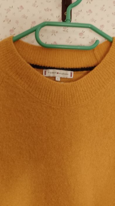 Żółty sweter Tommy Hilfiger