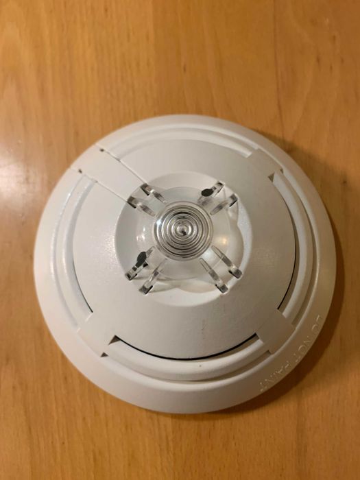 Esser czujki dymu, moduly, karty petli; scieci, itp.