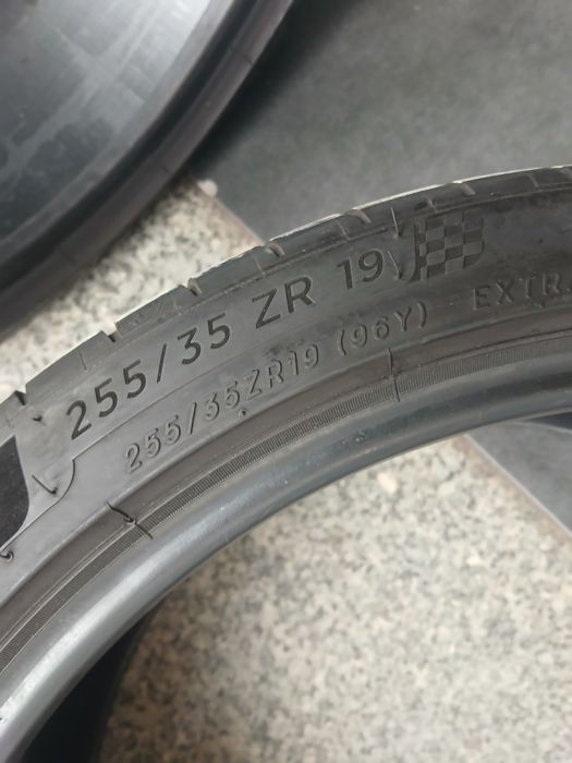 2 pneus 255 35 r19 Michelin