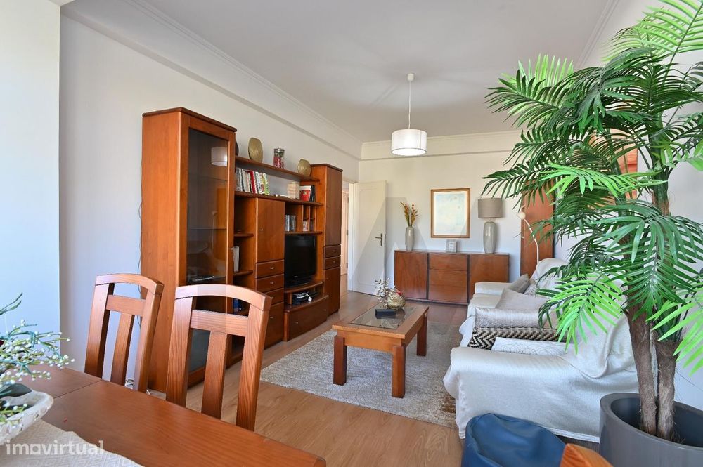 T2 em Oeiras na Rua António Sérgio