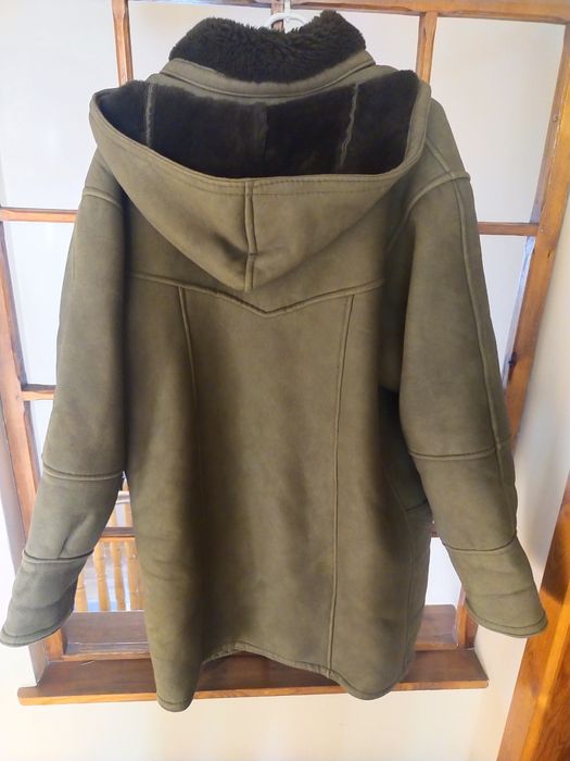 Kożuch damski Eco, przed kolana, z kapturem - kolor: oliwkowy, duże XL