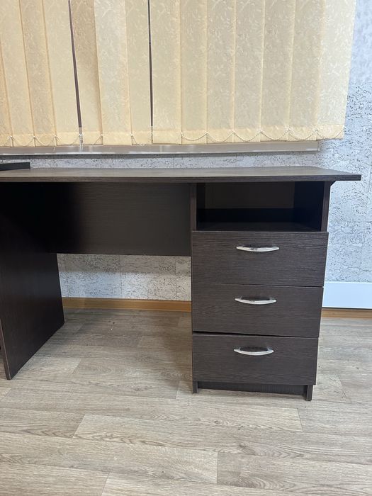 Стіл офісний з шухлядами , стіл письмовий, директорський , компютерний